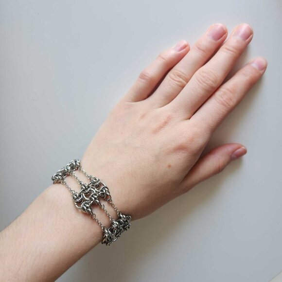 Vintage gothic chainmail silver barbed wire bracelet - Picture 2 of 8